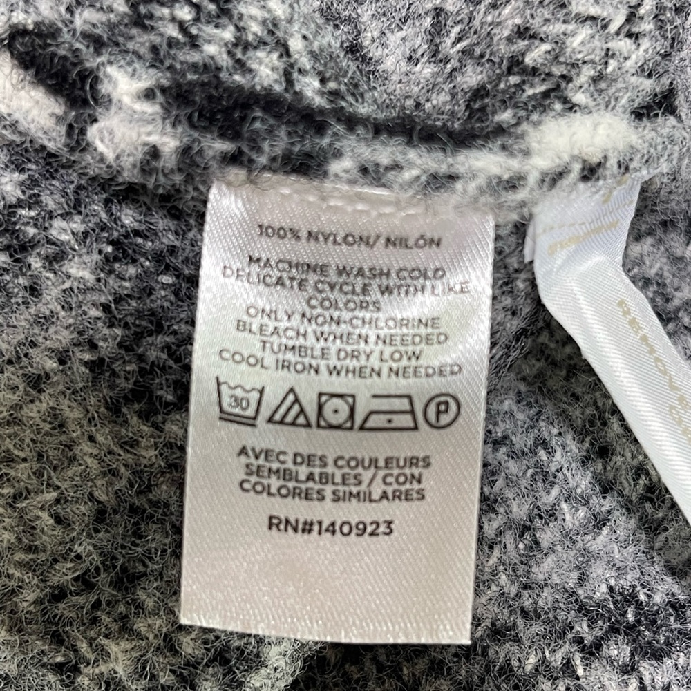 Sweater - Picture 3 of 4